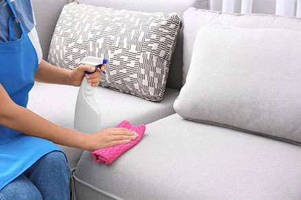 Как избавиться от запаха на диване?