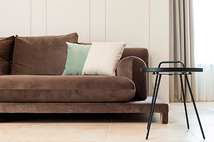 Перетянуть диван своими руками инструкция | Мебель, Подушки для кровати, Обивка